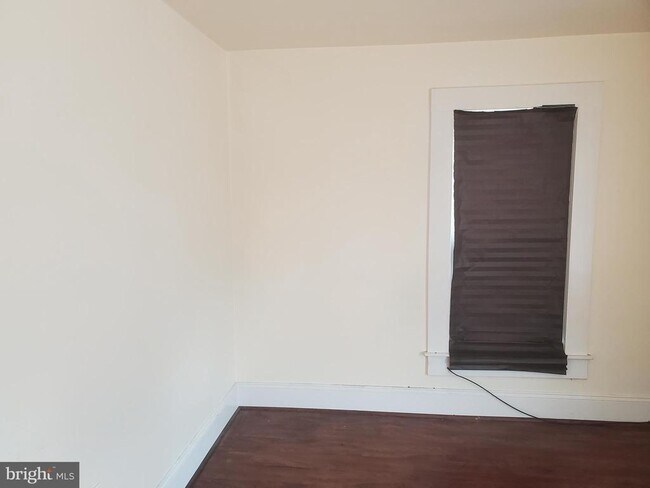 Building Photo - 437 S Burhans Blvd