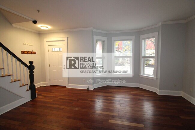 Building Photo - 586 Central Ave