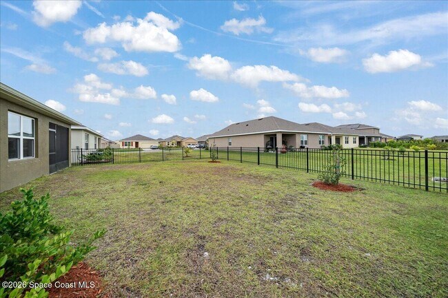 Building Photo - 926 Trinity St