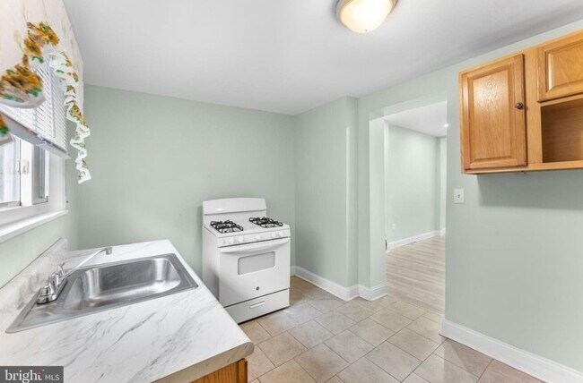 Building Photo - Big Two Bedroom House Near Germantown For ...