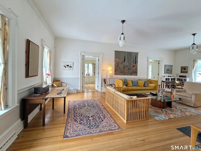 Building Photo - 82 Edgehill Rd