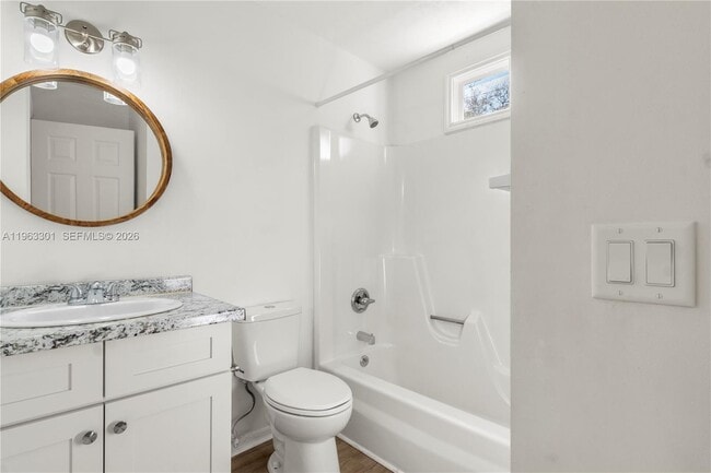 Building Photo - 1816 14th Ave SW