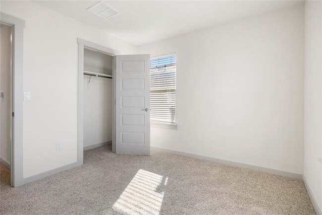 Building Photo - 8006 Linda Michelle Ln