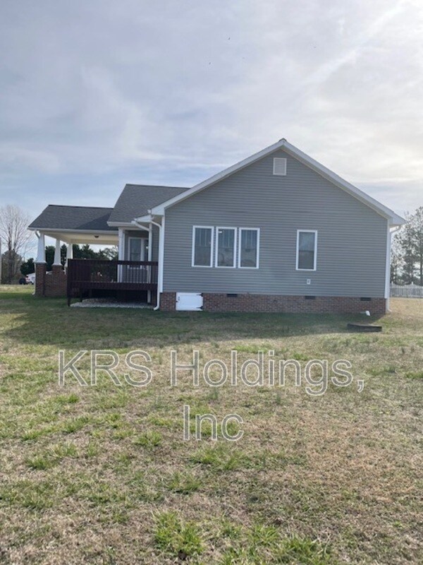 Building Photo - 1617 Mudham Rd