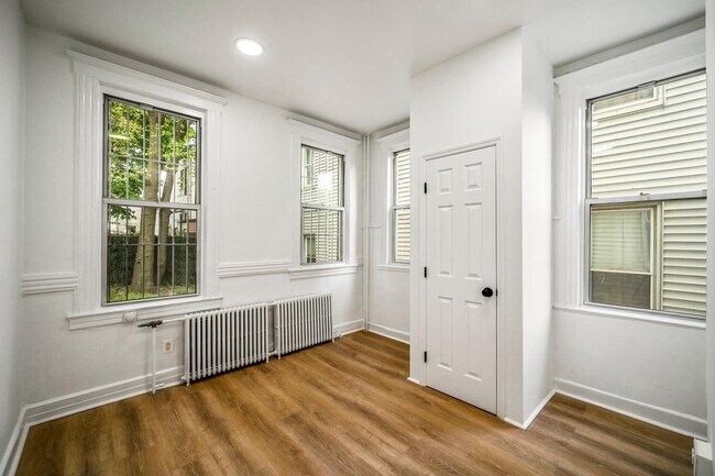 Building Photo - 32 Claremont Ave