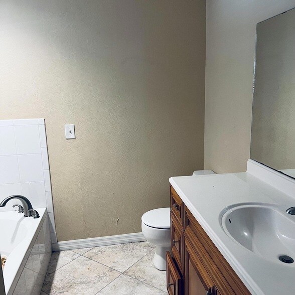 Building Photo - 3107 SE Card Terrace