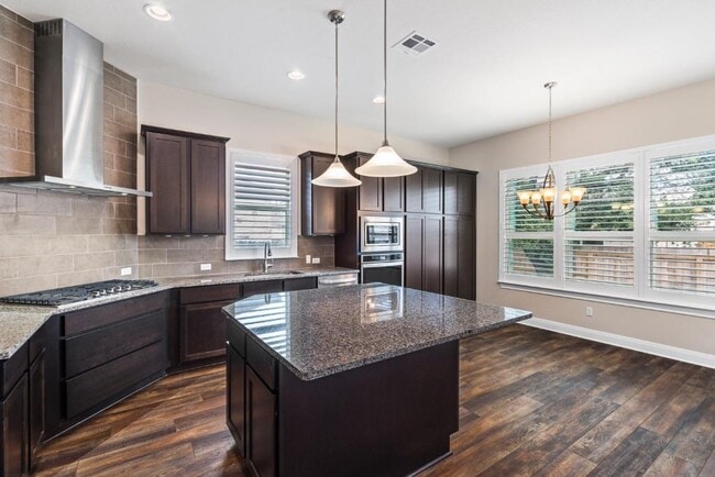 Building Photo - 3805 Wales Ct