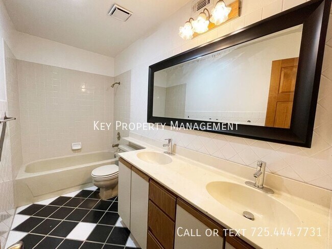 Building Photo - TWO STORY 4 BEDROOM WITH POOL NEAR SPRING ...