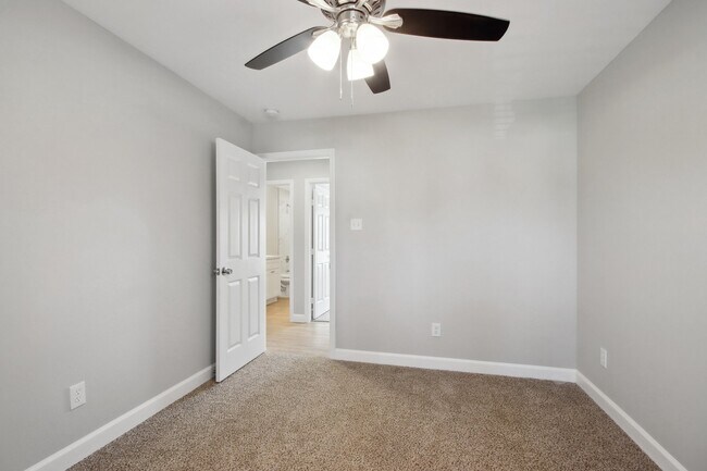 Building Photo - 1127 Cascade Creek Dr