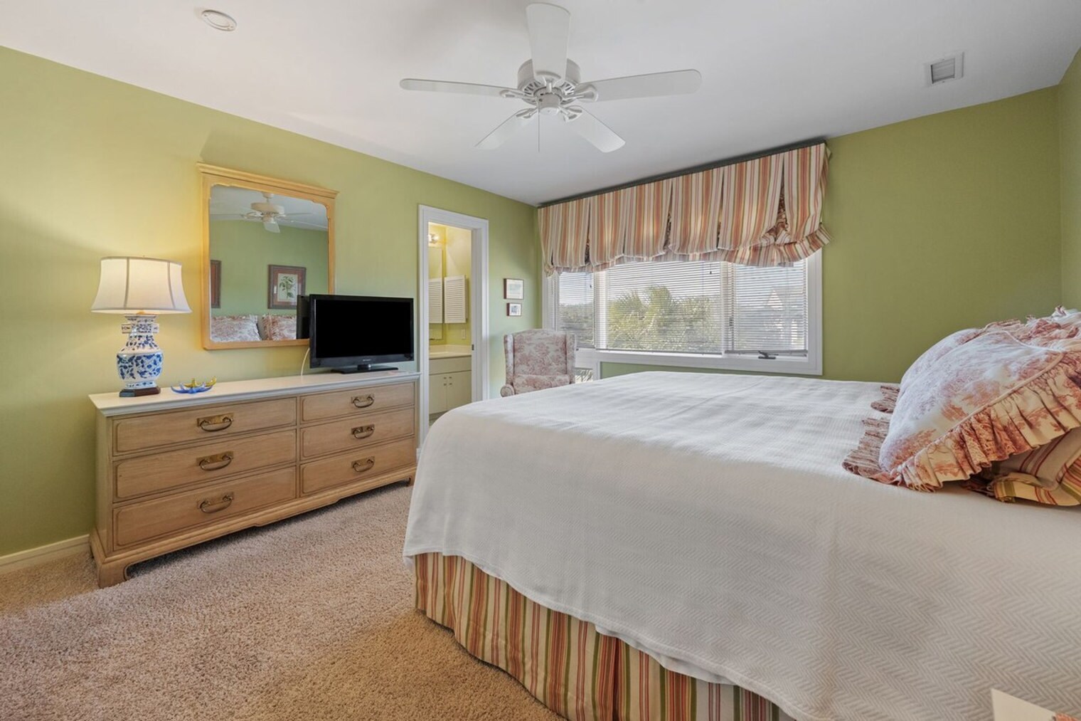 Building Photo - 321 Pioneer Loop