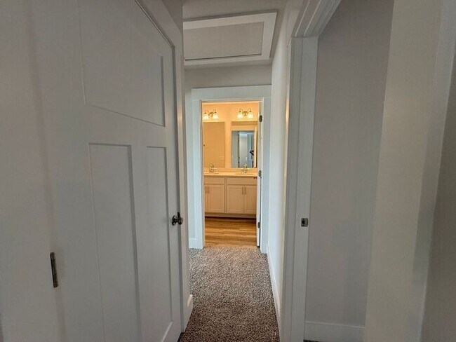 Building Photo - Gulf Breeze - Deer Ridge Crossing - 4 bedroom, 2.5 bathroom - New Construction