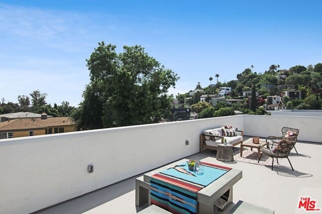 Building Photo - 1933 Griffith Park Blvd