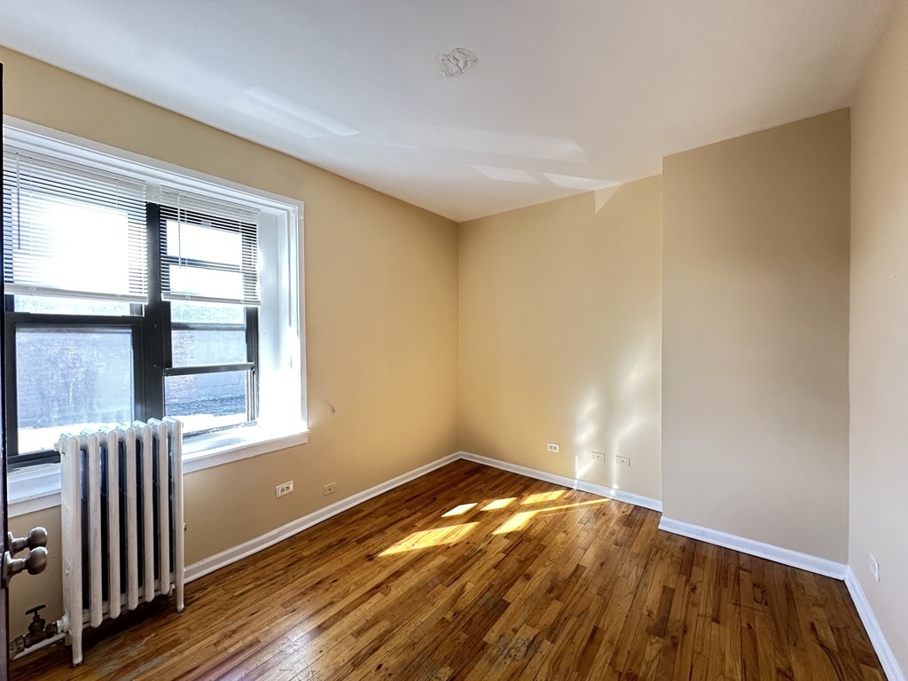 Building Photo - 4035 W Gladys Ave