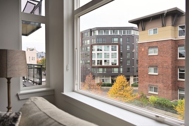 Building Photo - North Canal Station Condo