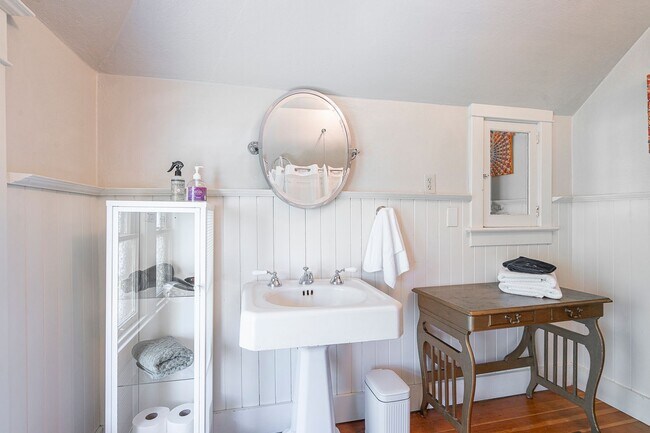 Building Photo - Charming Sabin Craftsman with Fenced Yard, Deck, and More!