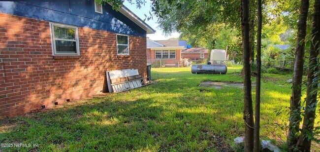 Building Photo - 1718 Seminary St
