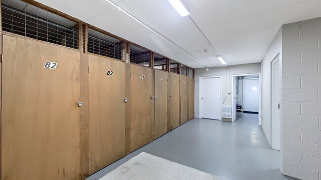 Building Photo - 43 Burnham St