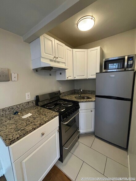 Building Photo - 538 E Broadway