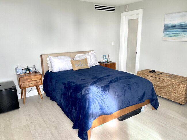 Building Photo - 209 N Fort Lauderdale Beach Blvd