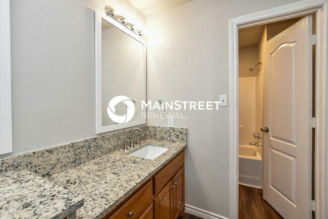 Building Photo - 3 Bedroom Pet-Friendly Home in Red Oak, TX with Main Street Renewal