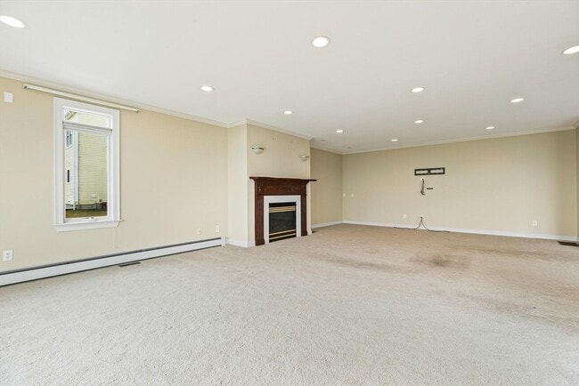 Building Photo - 42 Oak Bluff Cir