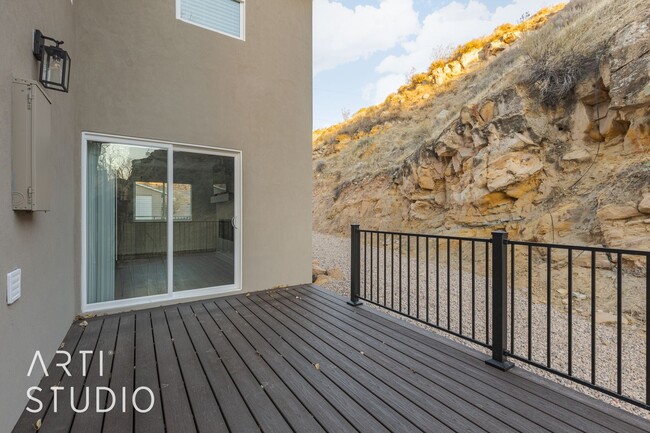 Building Photo - "Stunningly Remodeled 4-Bedroom, 3-Bathroo...