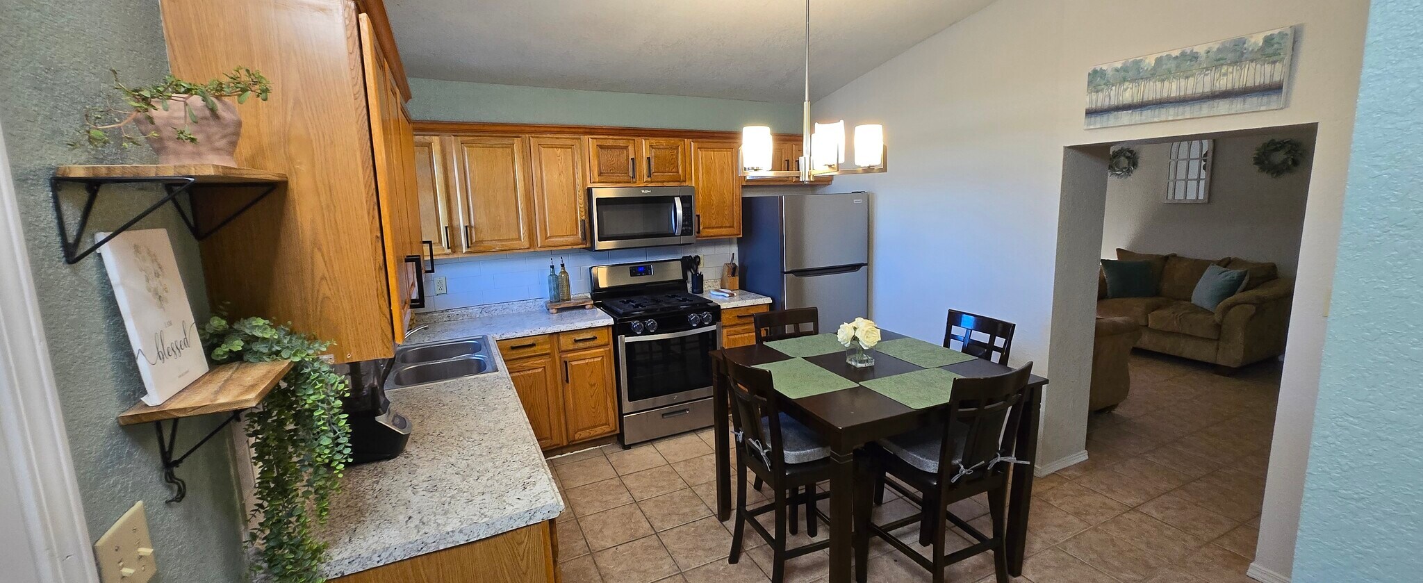 Building Photo - 348 Oasis Dr