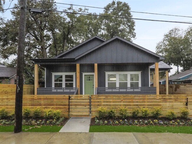 Building Photo - 1209 Tabor St