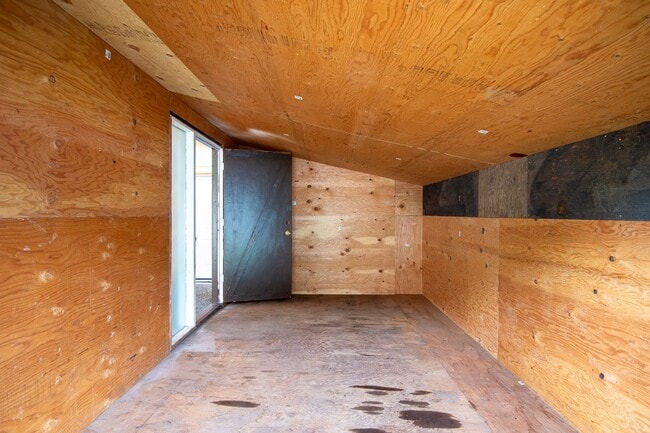 Building Photo - Charming, Newly-Renovated 3 Bed, 1.5 Bath ...