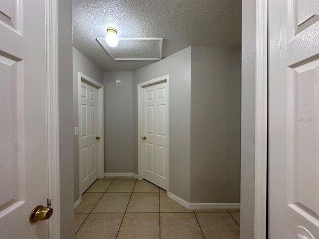 Building Photo - 661 N Delmonte Ct