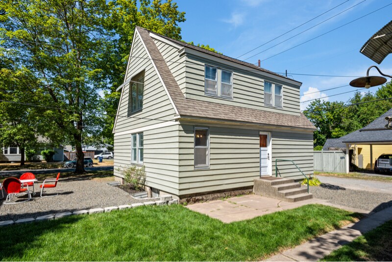 Building Photo - 208 N 8th St