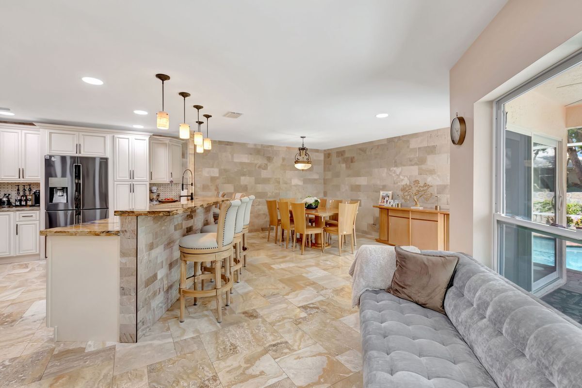 Building Photo - 17274 Ventana Dr