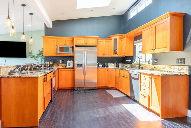 Building Photo - 5627 Illahee Road NE