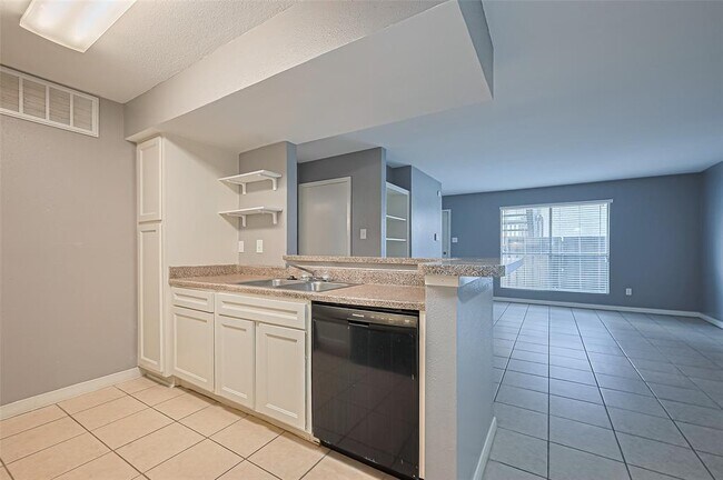 Building Photo - 12905 Woodforest Blvd