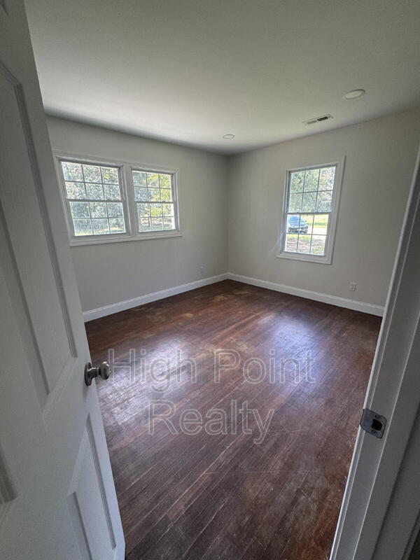 Building Photo - 255 Bailey Chapel Rd