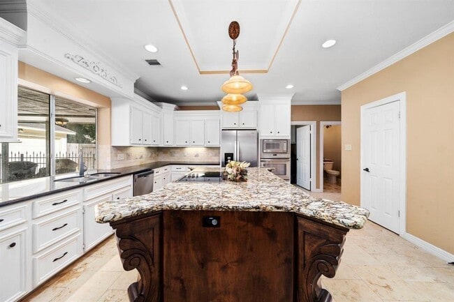 Building Photo - 4111 Rock Springs Dr