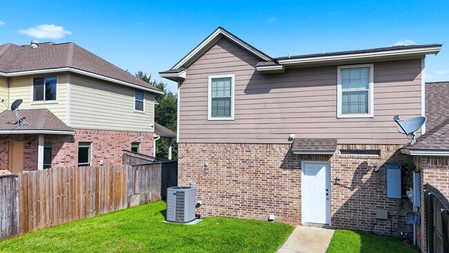 Building Photo - 104 Kleine Ln