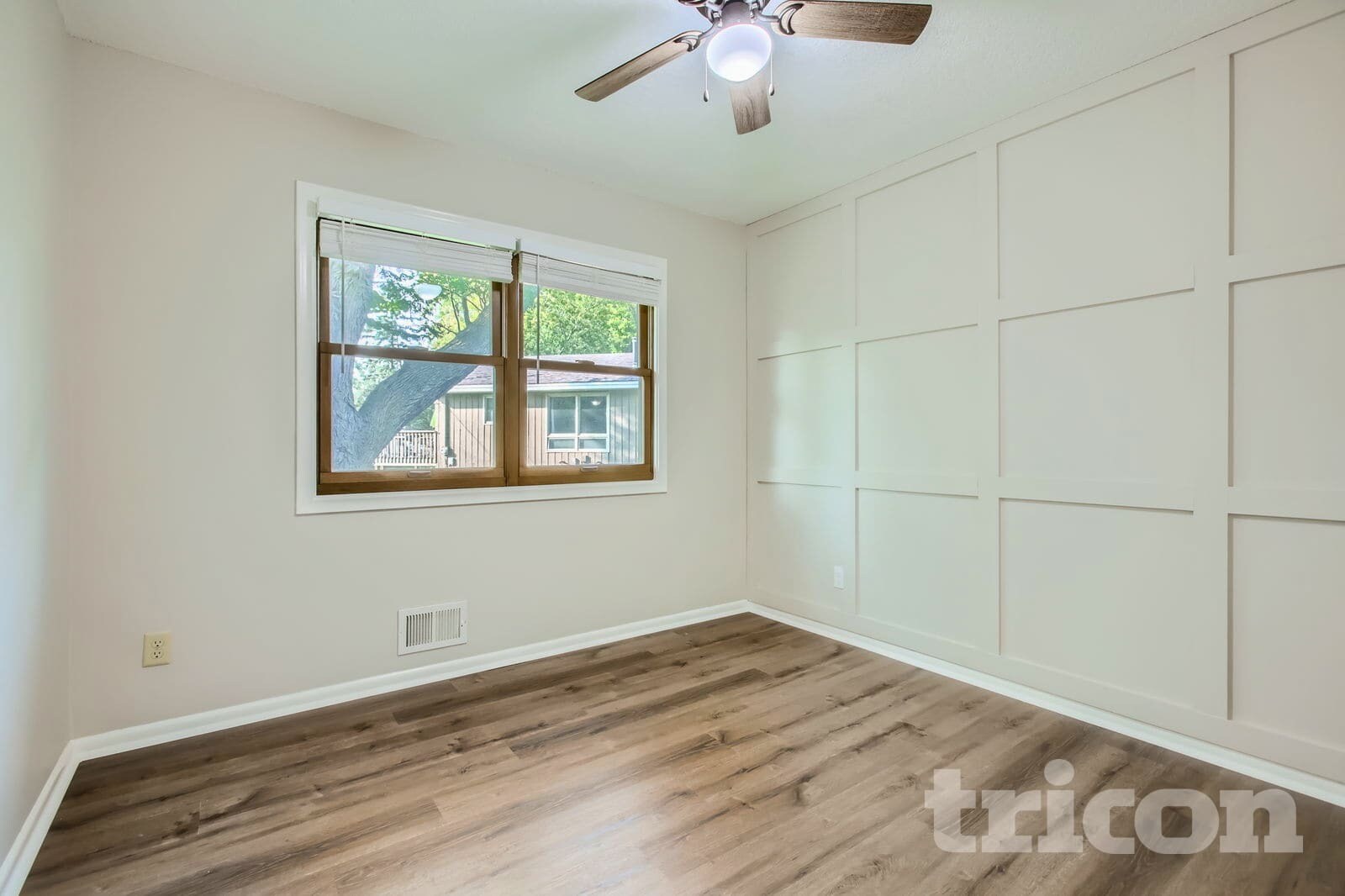 Building Photo - 1916 Lamplight Dr