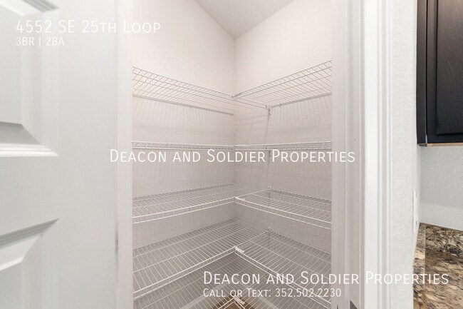 Building Photo - 4552 SE 25th Loop