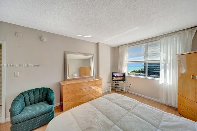 Building Photo - 1950 S Ocean Dr