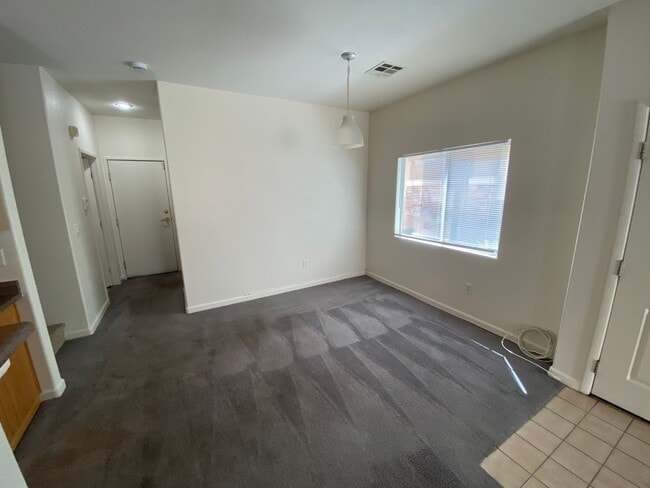 Building Photo - 87 Stock Option St