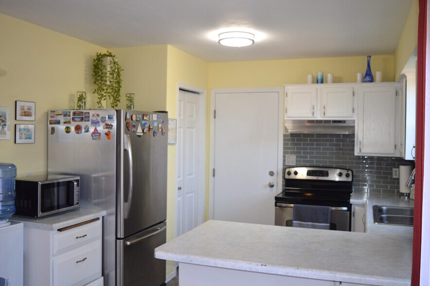 Building Photo - 5270 Summer Ridge Dr