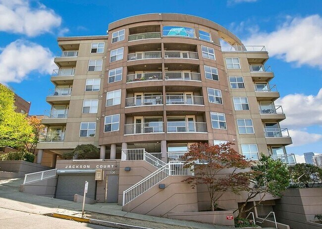 Building Photo - 530 Melrose Ave E