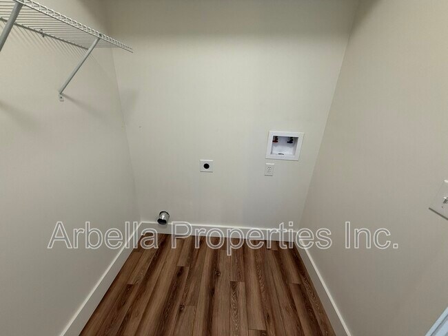 Building Photo - 829 Hamilton St