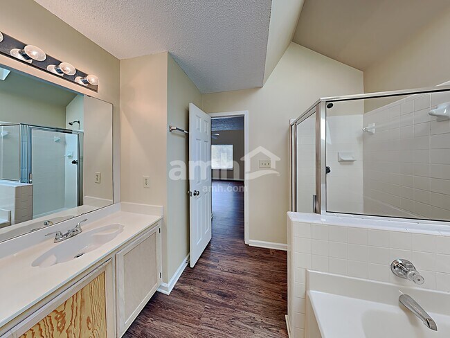 Building Photo - 9319 Cedar River Rd