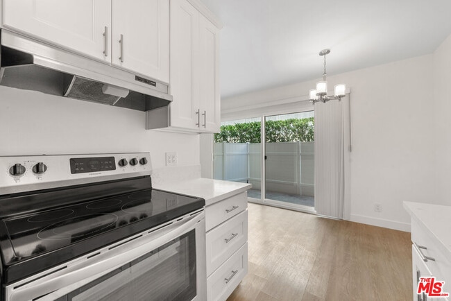 Building Photo - 1433 Brockton Ave