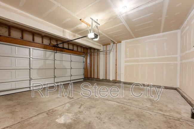 Building Photo - 5085 Tabor Lane