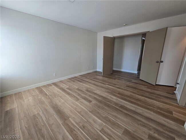 Building Photo - 6413 Sterling Springs Pkwy