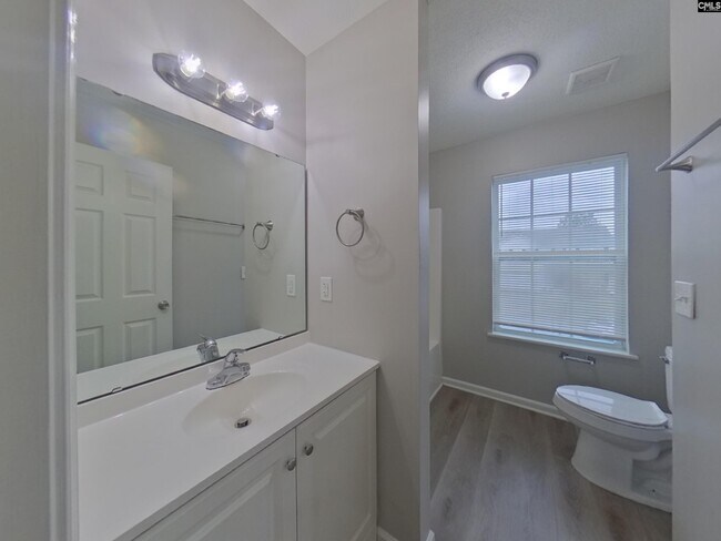 Building Photo - 415 Fox Trot Dr