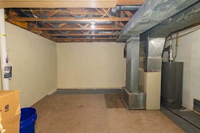 Building Photo - 3191 Sycamore Dr